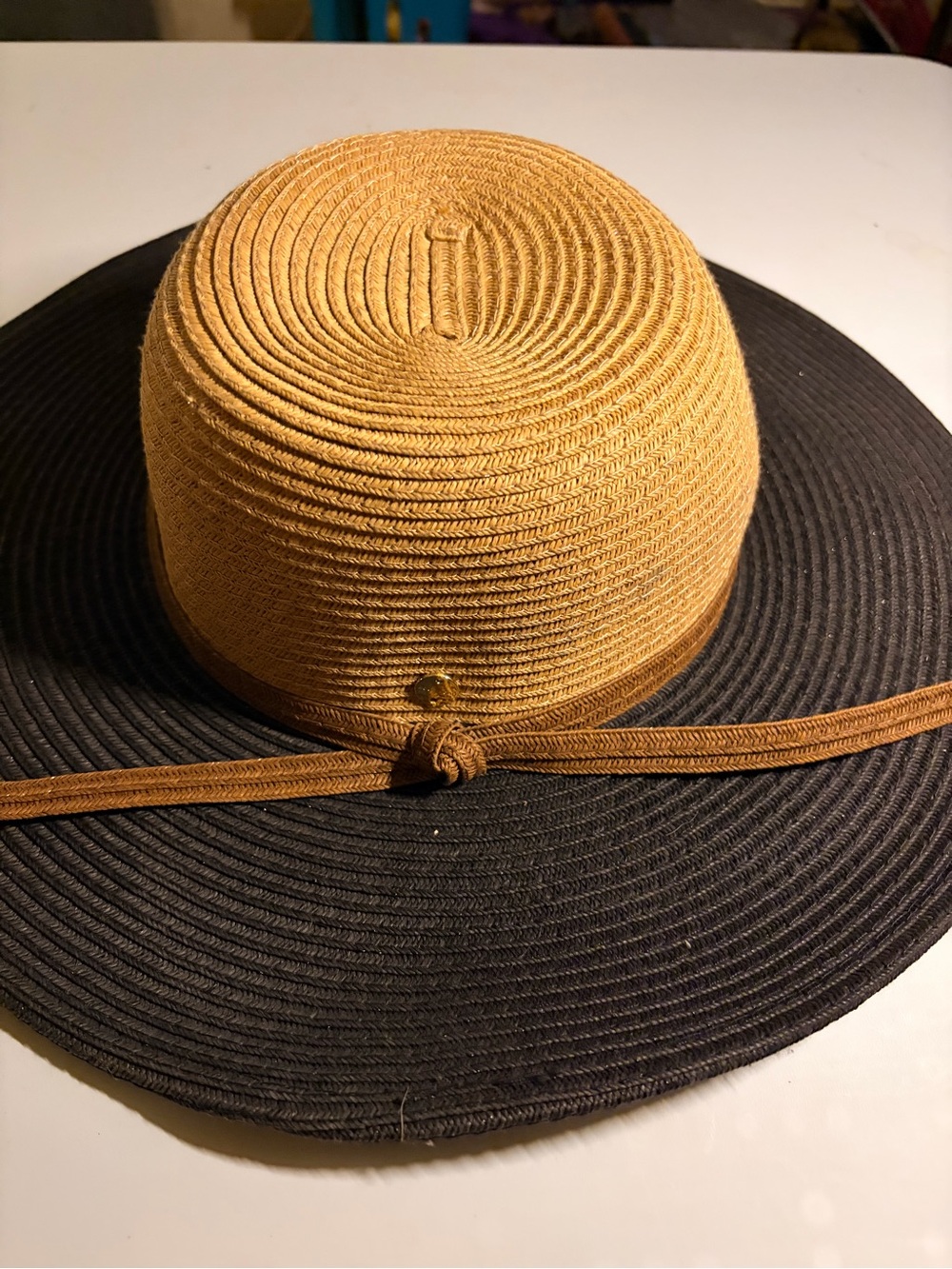 Two-Tone Wide Brim Sun Hat - Black and Tan